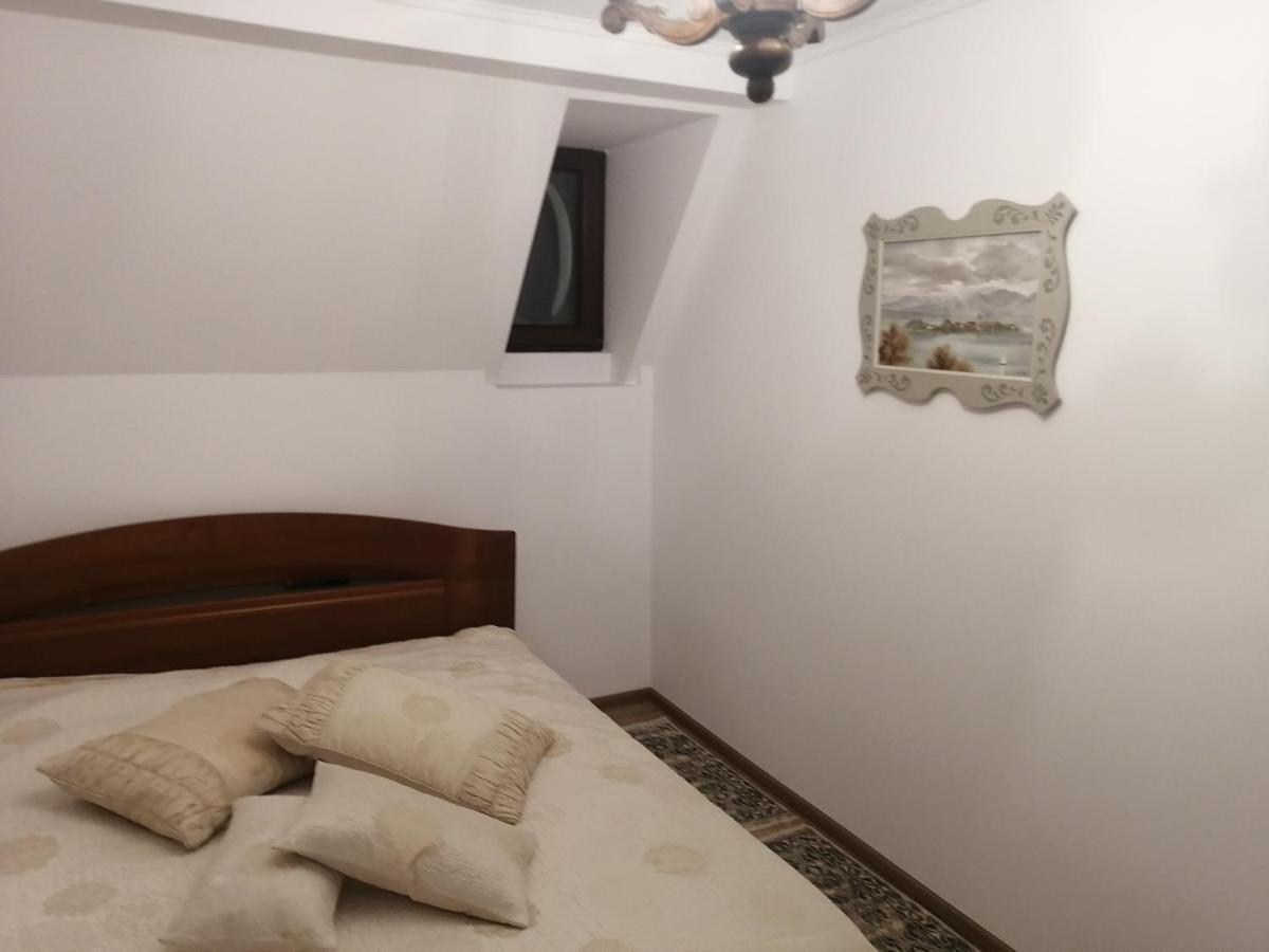Casa Continentelor Hotel Câmpulung Eksteriør billede