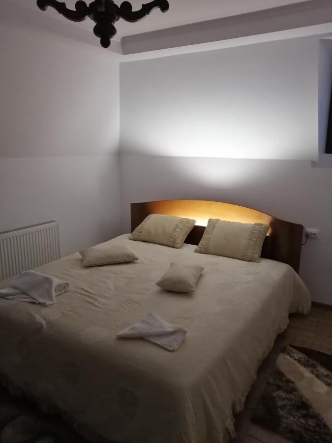 Casa Continentelor Hotel Câmpulung Eksteriør billede