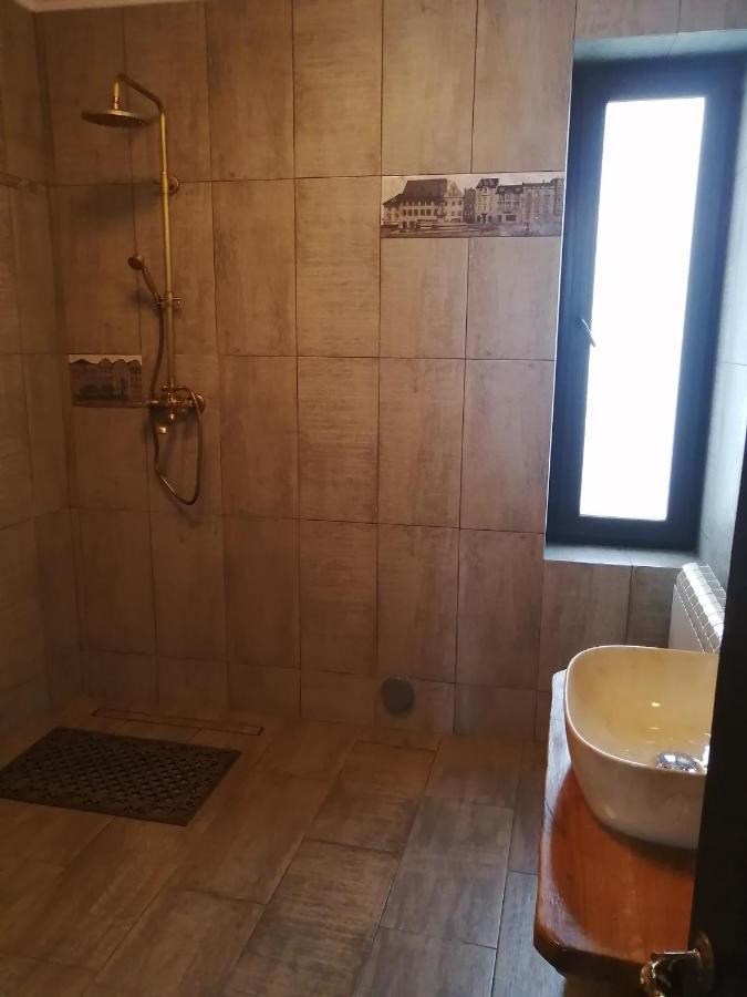 Casa Continentelor Hotel Câmpulung Eksteriør billede