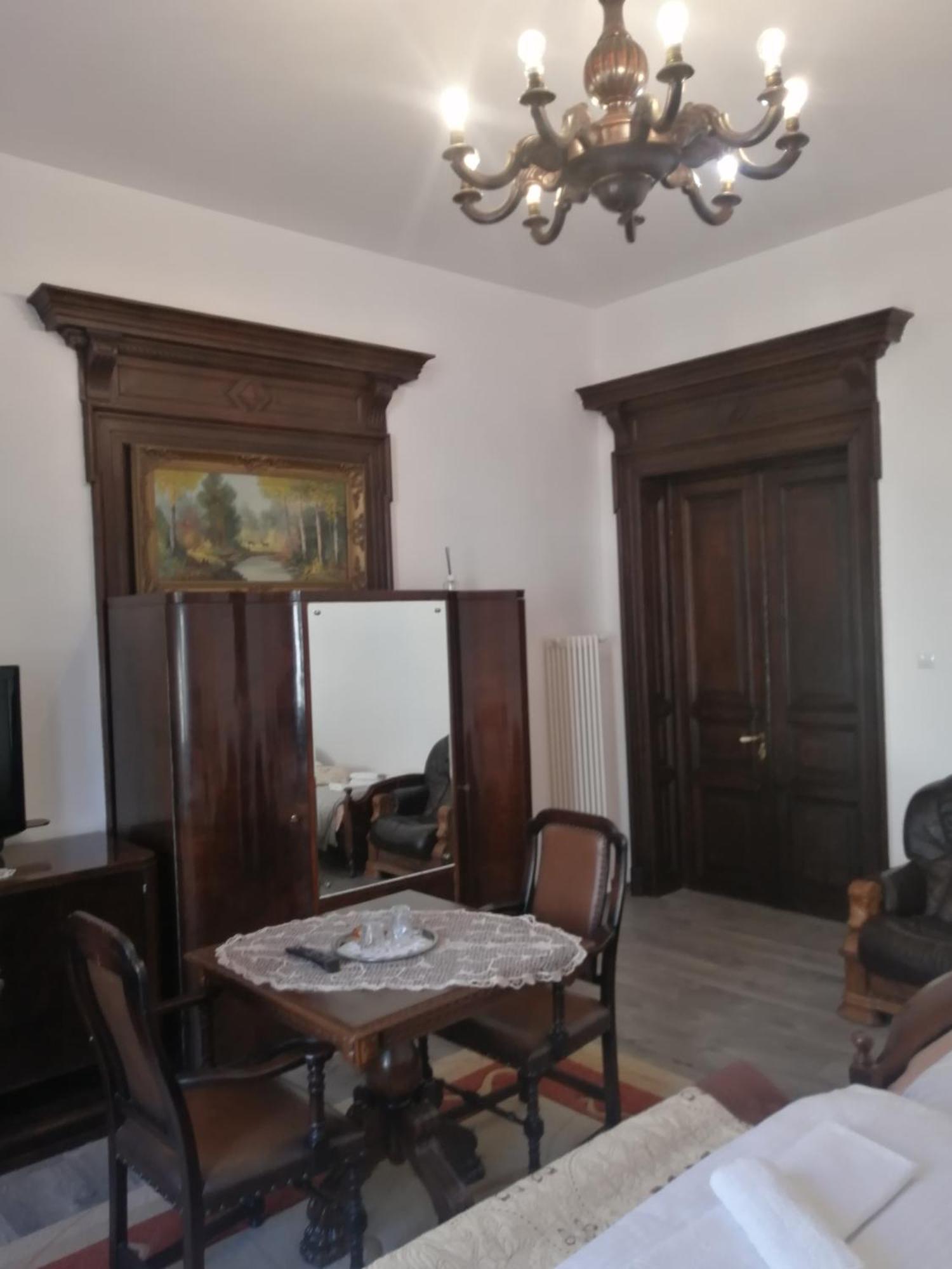 Casa Continentelor Hotel Câmpulung Eksteriør billede
